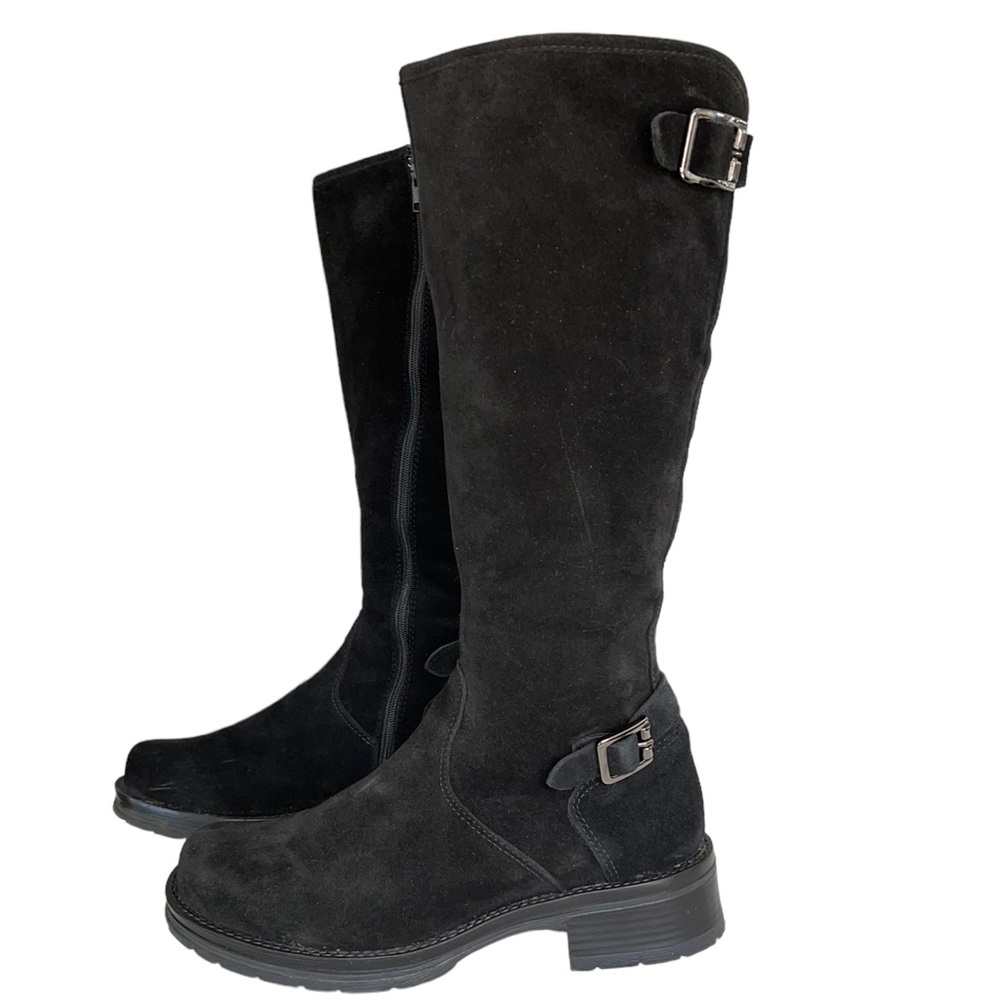 La Canadienne Black Suede Tall w/ 2 accent buckles - zip up. Size 6 1/2 EUC
